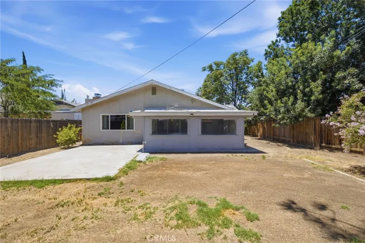 524 B Street, Bakersfield, California 93304