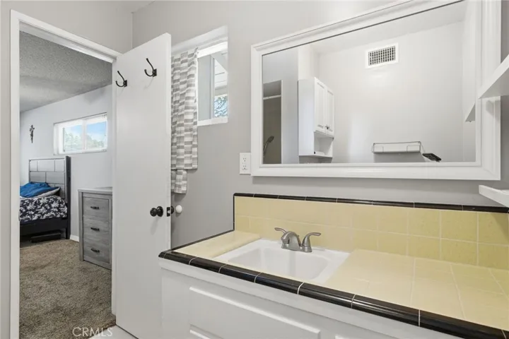 524 B Street, Bakersfield, California 93304