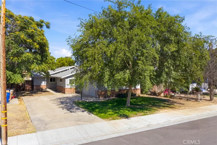 524 B Street, Bakersfield, California 93304