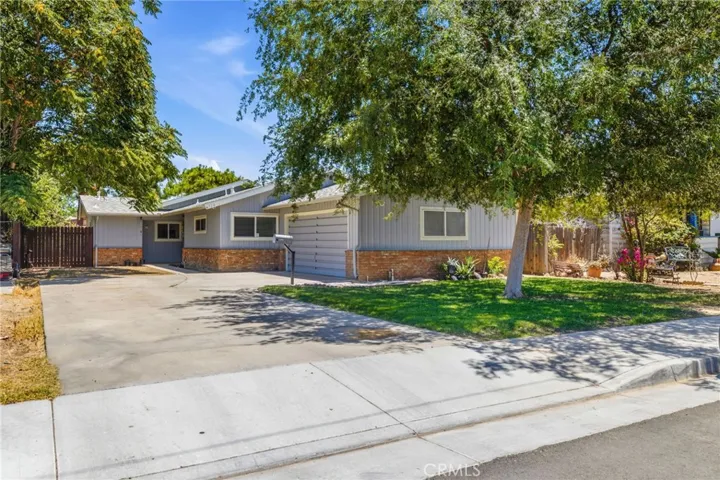 524 B Street, Bakersfield, California 93304