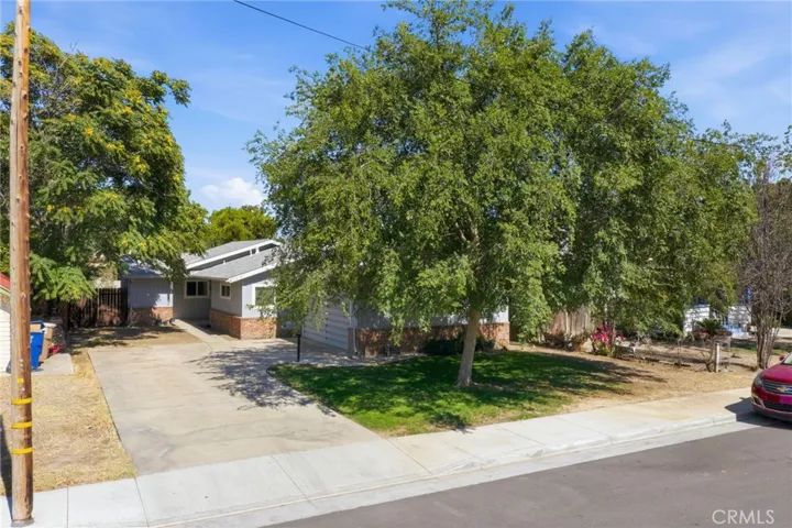 524 B Street, Bakersfield, California 93304