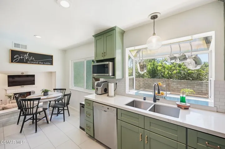 37-web-or-mls-3489_Birdsong_Ave-37