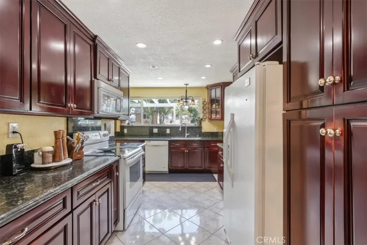 4817 Quartz Hill Rd, Quartz Hill, California 93536