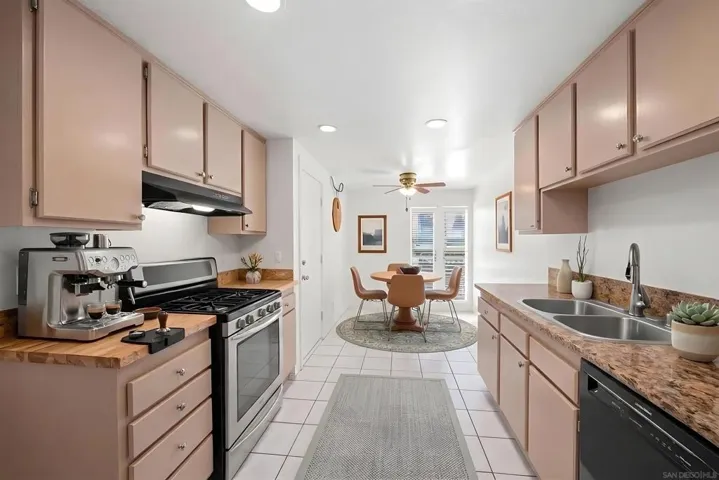 https://zimg.paragon.ice.com/ParagonImages/Property/PA/SDMLS/-524411/15/120/90/b33226edd7d0662ffc3c8b7ae2365bf6/3/7ee8395722e66c302c2f744baefdea48/-524411-202ab489-8bde-4de4-a78b-674e935554bc.JPG