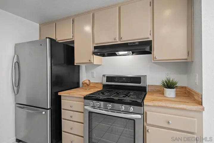 2848 Glen Canyon Circle, Spring Valley, California 91977