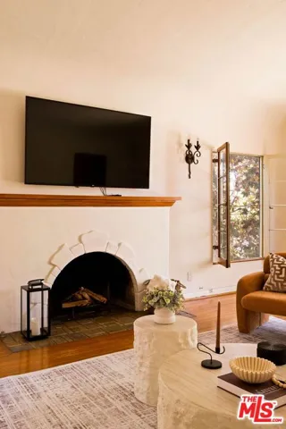 132 N Orange Drive, Los Angeles, California 90036