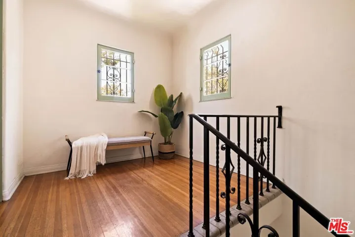 132 N Orange Drive, Los Angeles, California 90036