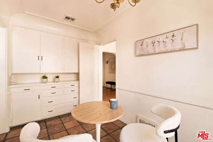 132 N Orange Drive, Los Angeles, California 90036