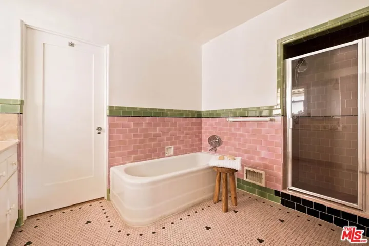 132 N Orange Drive, Los Angeles, California 90036