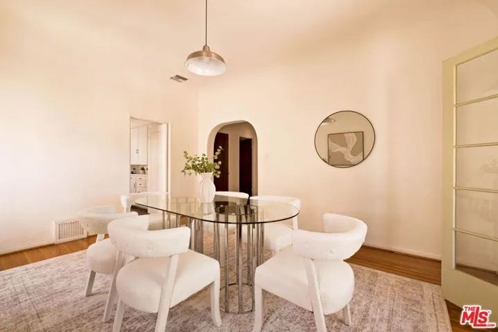 132 N Orange Drive, Los Angeles, California 90036