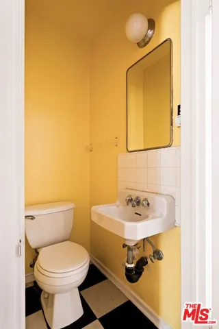 132 N Orange Drive, Los Angeles, California 90036