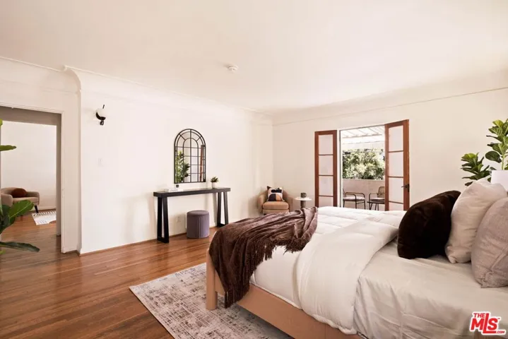 132 N Orange Drive, Los Angeles, California 90036