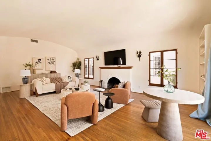 132 N Orange Drive, Los Angeles, California 90036