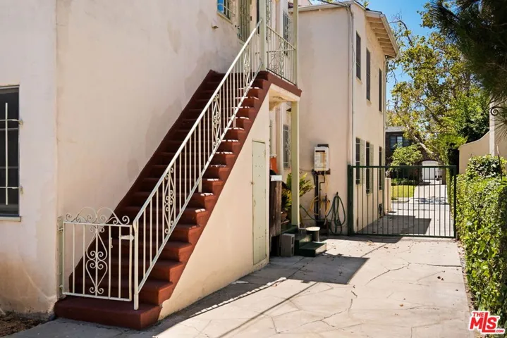 132 N Orange Drive, Los Angeles, California 90036