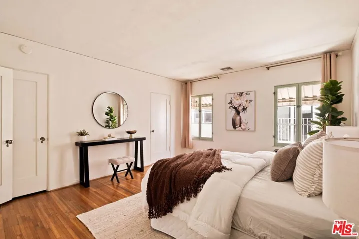 132 N Orange Drive, Los Angeles, California 90036