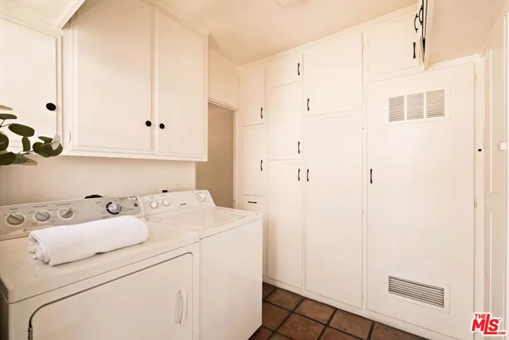 132 N Orange Drive, Los Angeles, California 90036