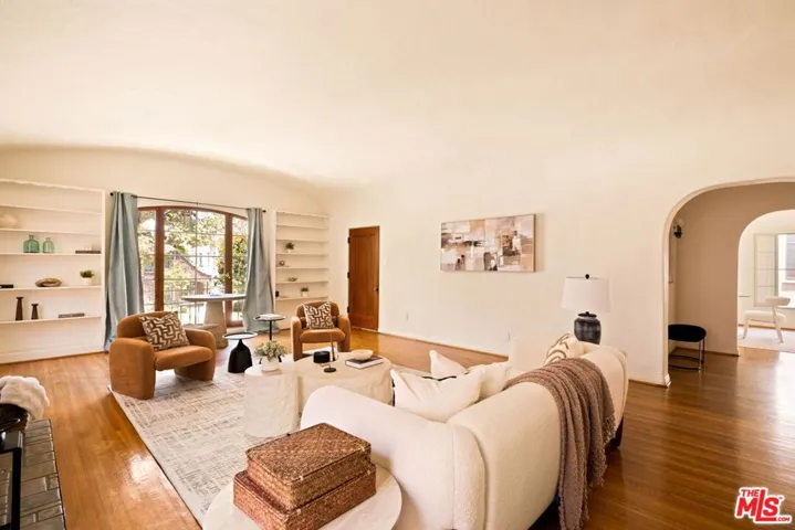 132 N Orange Drive, Los Angeles, California 90036