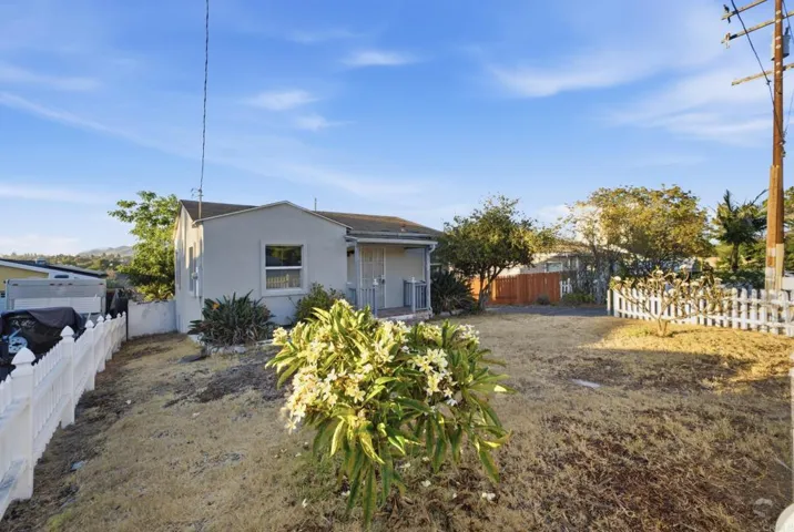 7620 Saranac Avenue, La Mesa, California 91942