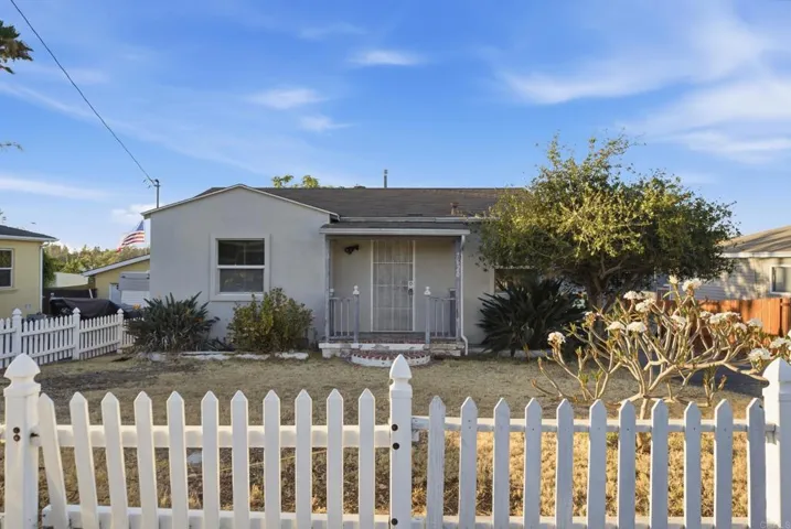 7620 Saranac Avenue, La Mesa, California 91942