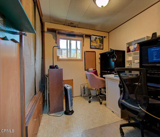 Sec bedroom-office
