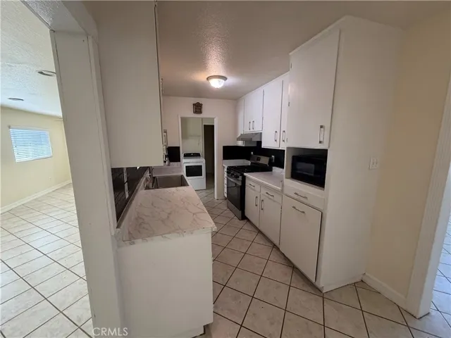 3000 Carl, Riverside, California 92507