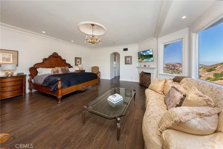 30 Saddlebow, Bell Canyon, California 91307