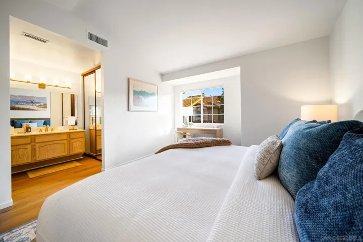 3876 Creststone, San Diego, California 92130