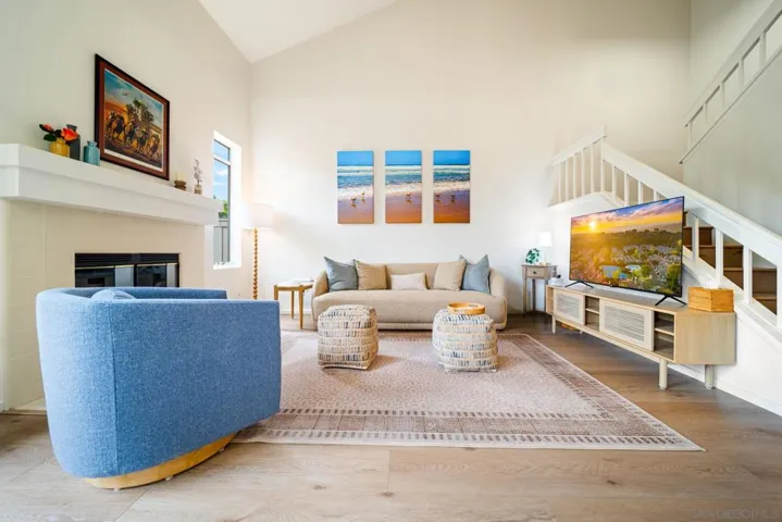 3876 Creststone, San Diego, California 92130