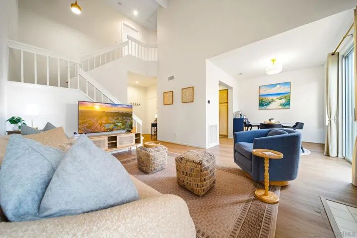 3876 Creststone, San Diego, California 92130