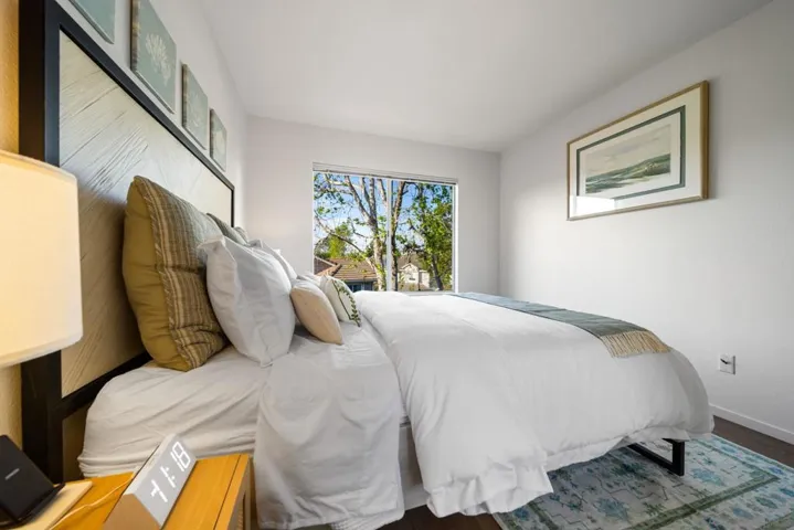 3876 Creststone, San Diego, California 92130