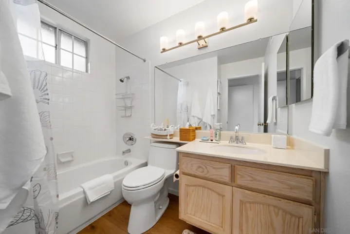 3876 Creststone, San Diego, California 92130