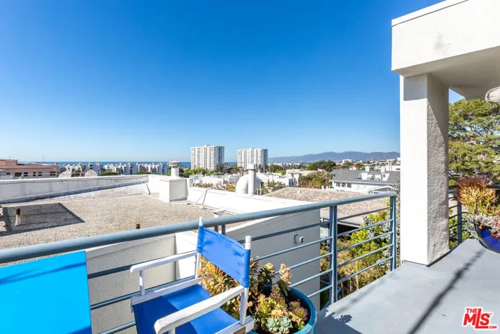 3019 3rd Street 404, Santa Monica, California 90405