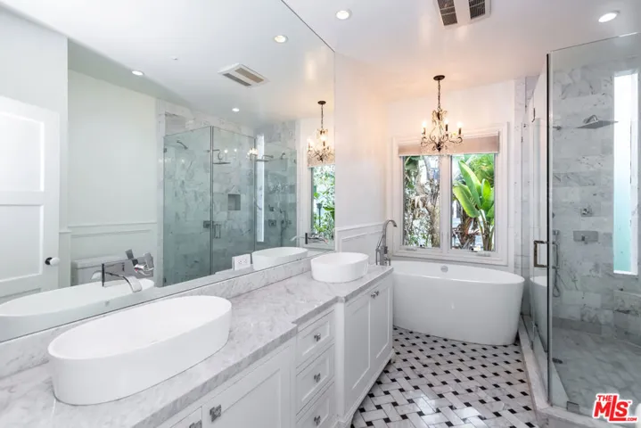 3019 3rd Street 404, Santa Monica, California 90405