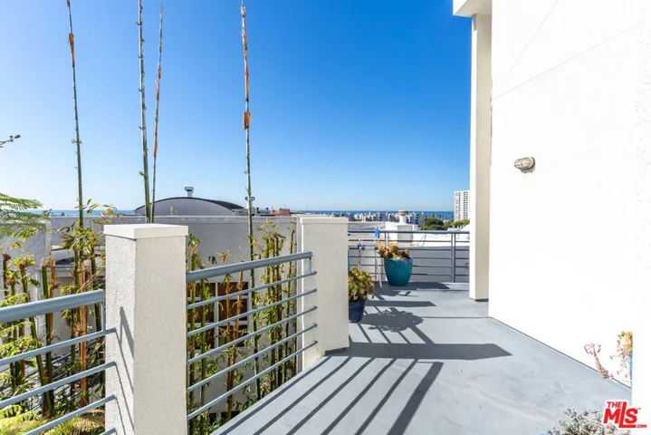 3019 3rd Street 404, Santa Monica, California 90405