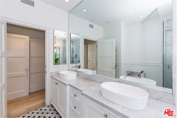 3019 3rd Street 404, Santa Monica, California 90405