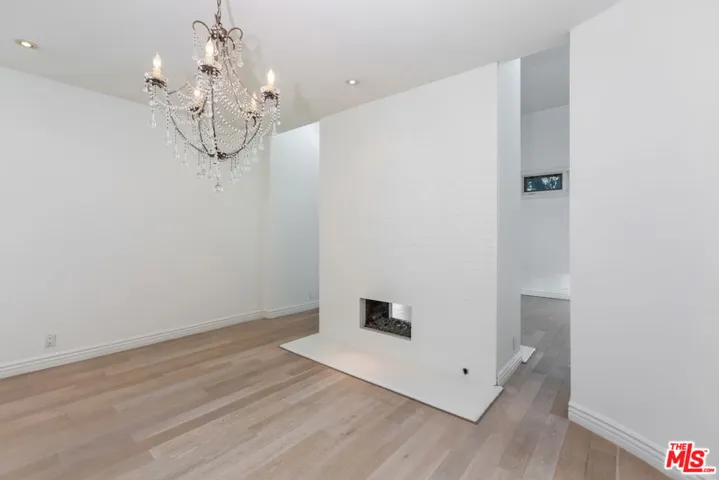 3019 3rd Street 404, Santa Monica, California 90405