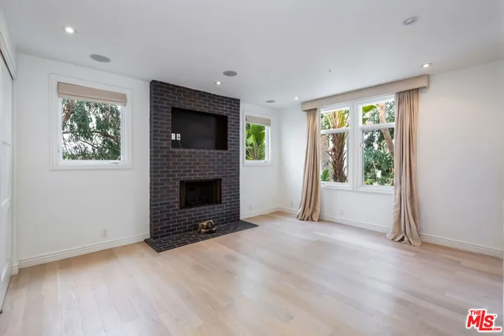 3019 3rd Street 404, Santa Monica, California 90405