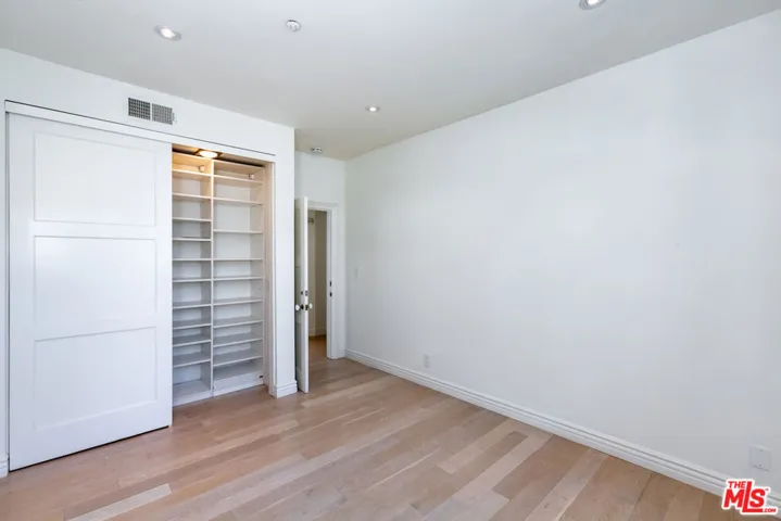 3019 3rd Street 404, Santa Monica, California 90405