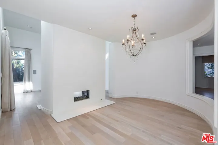 3019 3rd Street 404, Santa Monica, California 90405