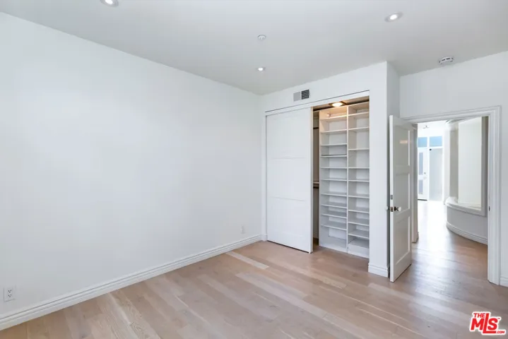 3019 3rd Street 404, Santa Monica, California 90405