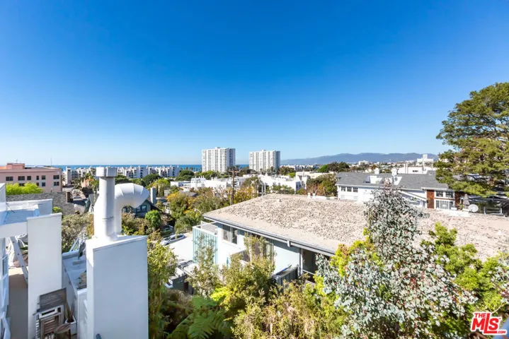 3019 3rd Street 404, Santa Monica, California 90405