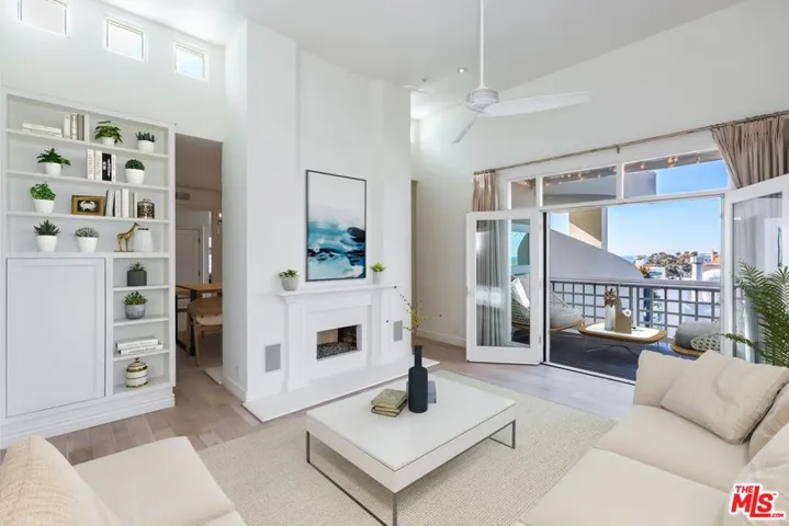 3019 3rd Street 404, Santa Monica, California 90405