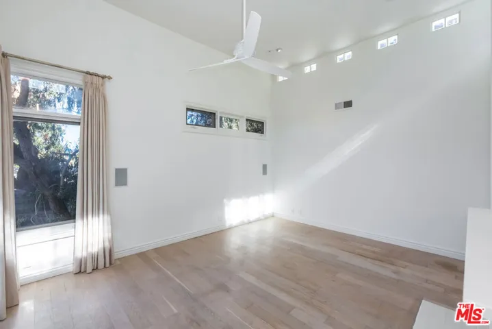 3019 3rd Street 404, Santa Monica, California 90405
