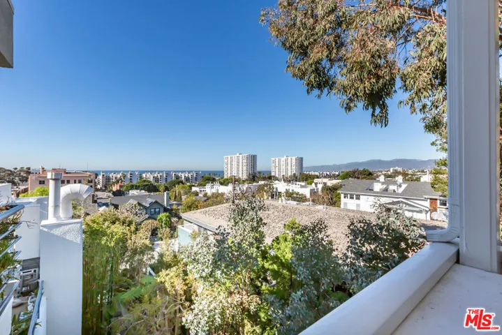 3019 3rd Street 404, Santa Monica, California 90405