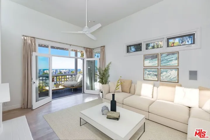 3019 3rd Street 404, Santa Monica, California 90405