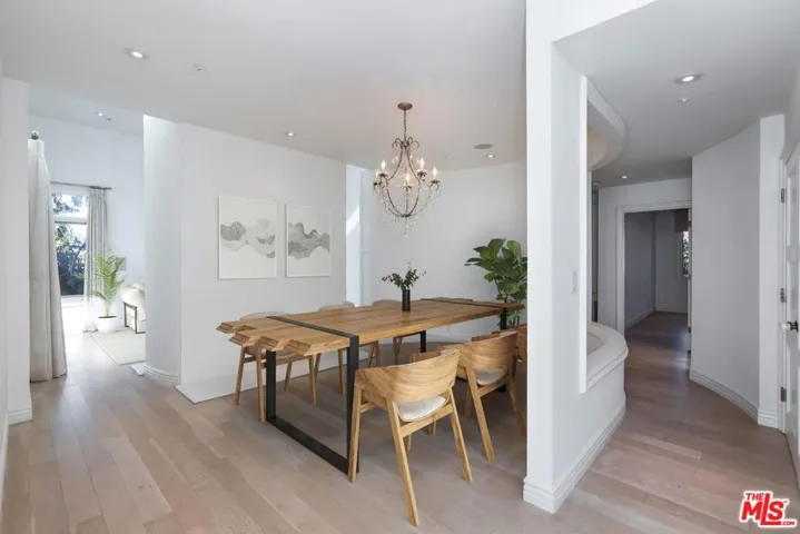 3019 3rd Street 404, Santa Monica, California 90405