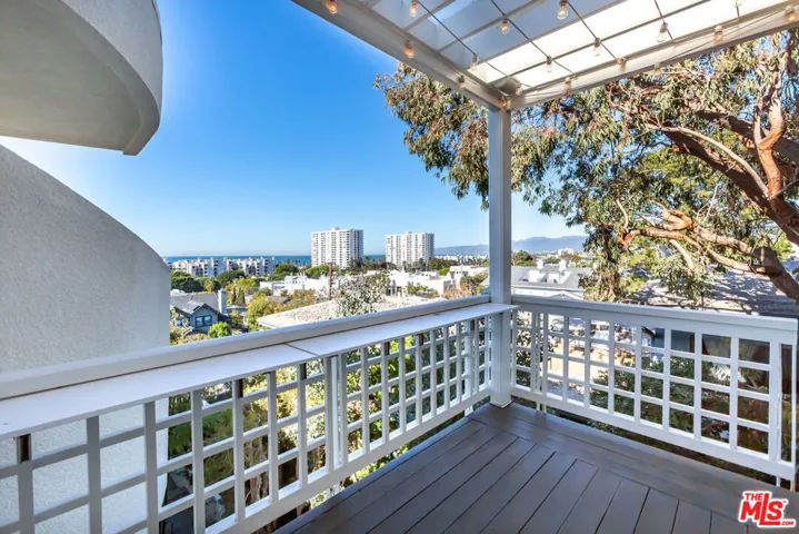 3019 3rd Street 404, Santa Monica, California 90405