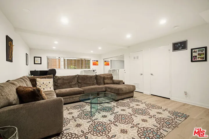 4658 Don Lorenzo Drive E, Los Angeles, California 90008