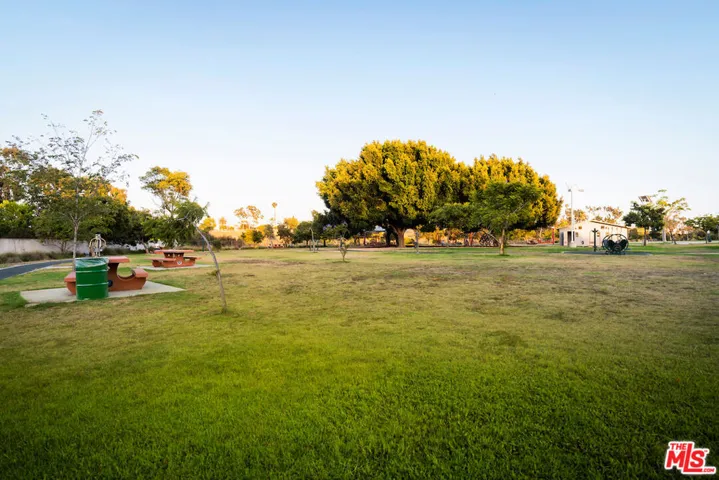 4658 Don Lorenzo Drive E, Los Angeles, California 90008
