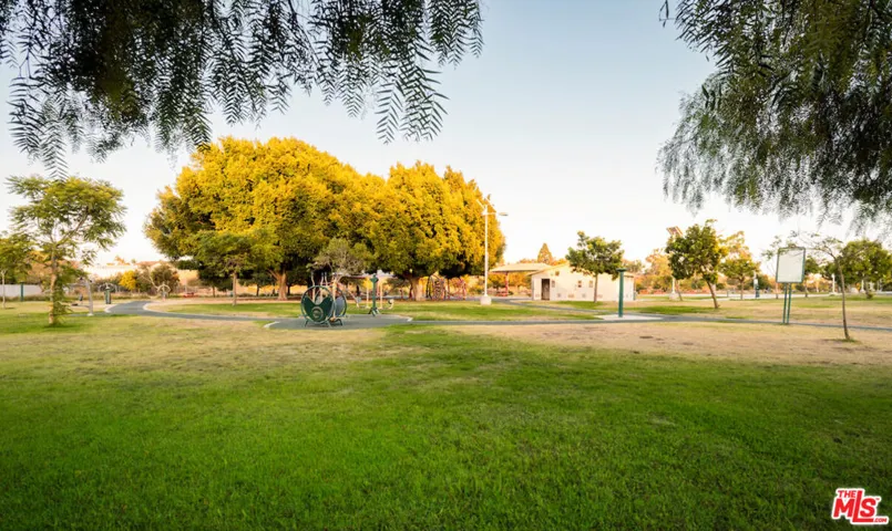 4658 Don Lorenzo Drive E, Los Angeles, California 90008
